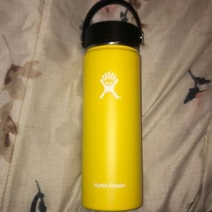 20 oz Yellow Hydroflask